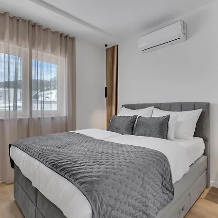 Easy Times 1 - Exklusiv * マカルスカ